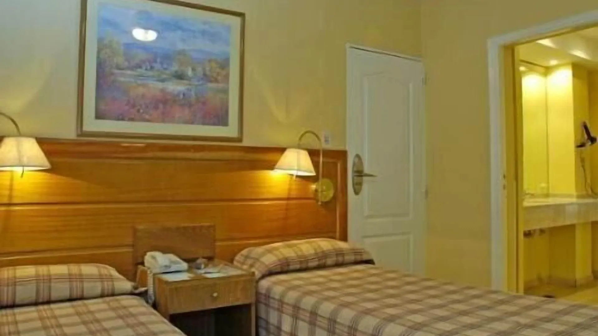 Hotel Provincial Mendoza 3*,  Argentina